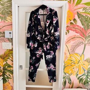 Chic Floral Women's Pantsuit - Black and Pink